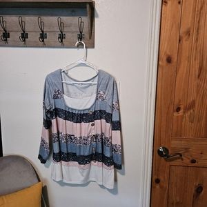 Chic Me Colorblock Long Sleeve Shirt. Size Medium.